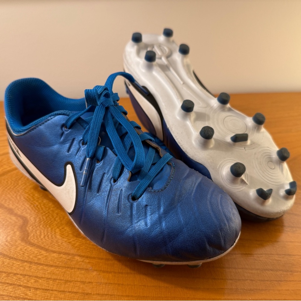 Nike Jr. Blue Tiempo Soccer Cleats